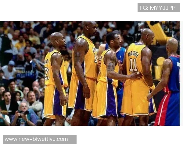 记者回顾18年总决赛G1个人表演的辉煌与无奈深度分析其背后的意义与影响