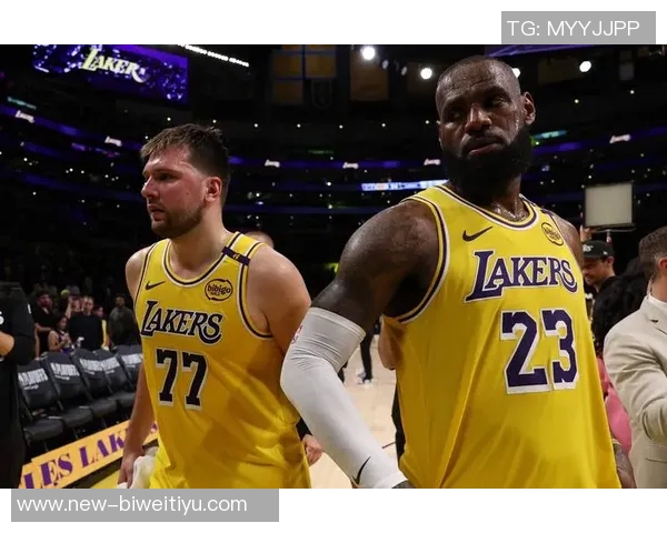 詹姆斯强调灵活调整打法是球员适应球队的重要生存智慧